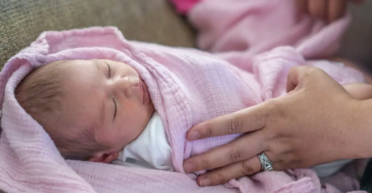 Simple Guide How To Choose The Right Baby Blanket Size